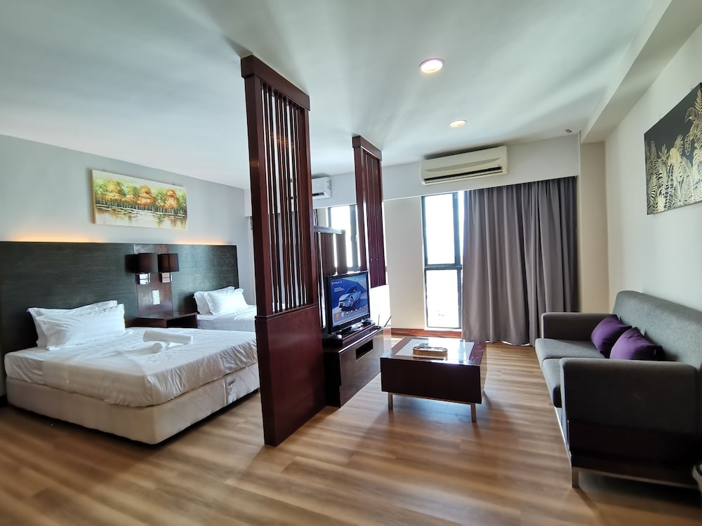 Executive Apartment (Maple)