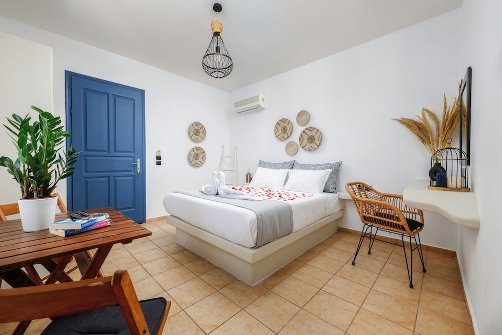 Superior Double Room, Partial Ocean View