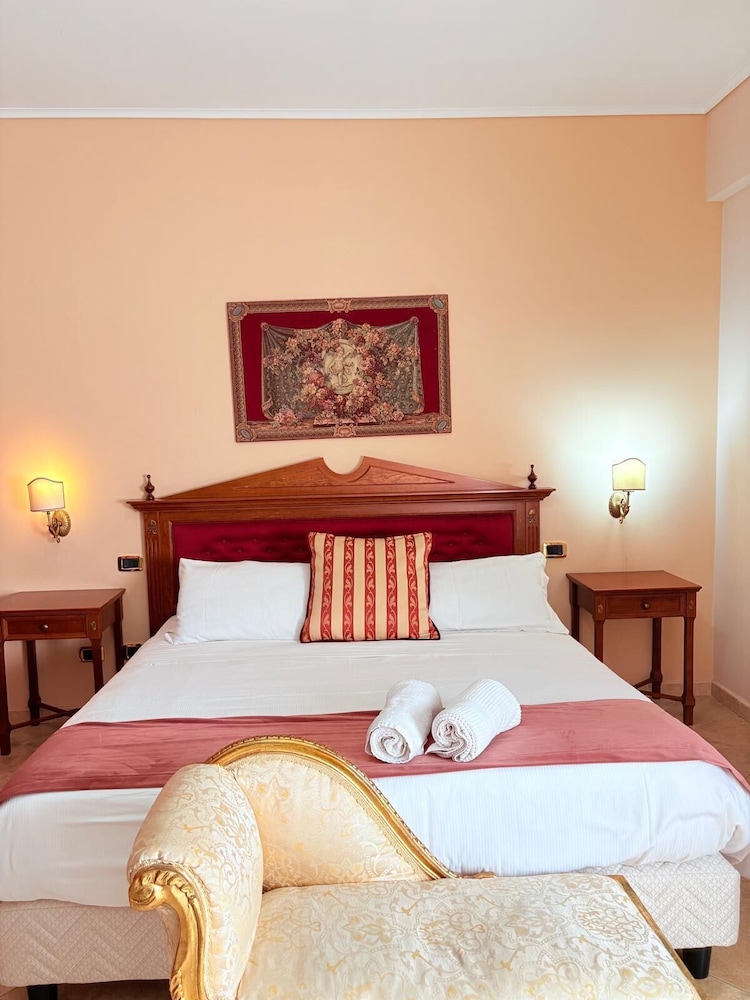 Superior Double or Twin Room - Photo 7