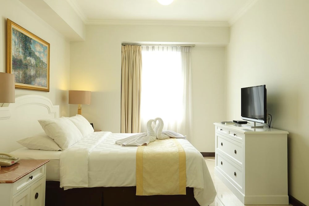 Suite, 2 Bedrooms - Photo 4