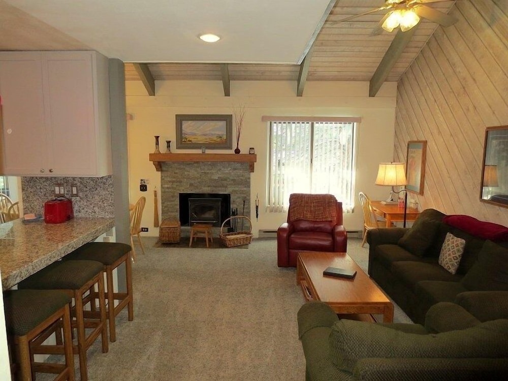 Condo, 2 Bedrooms
