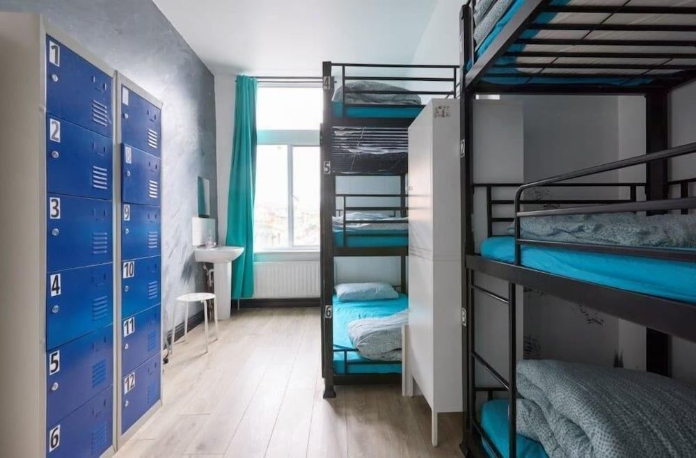 Bed in a Shared 6bed Mixed Dormitory photo 3