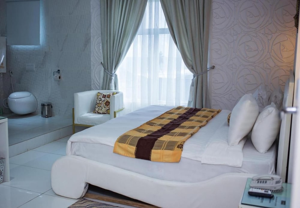 Deluxe Room, Balcony, City View