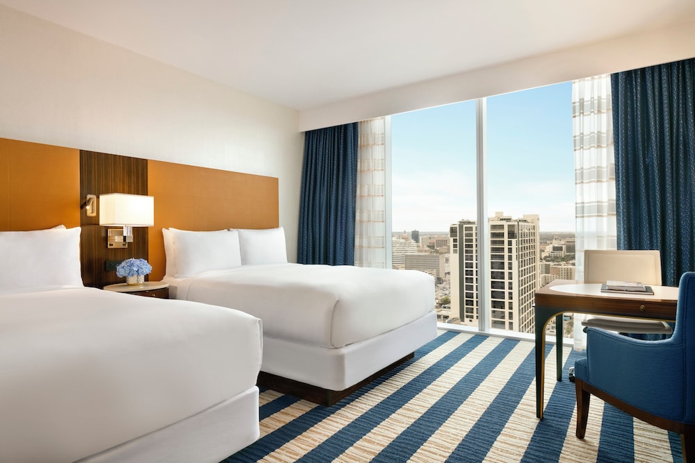 Deluxe Room, 2 Queen Beds thumbnail 6