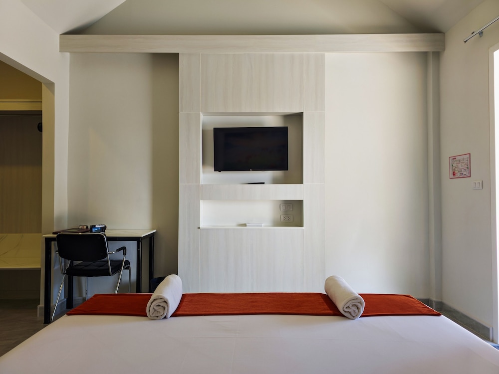 Superior Double or Twin Room - Photo 7