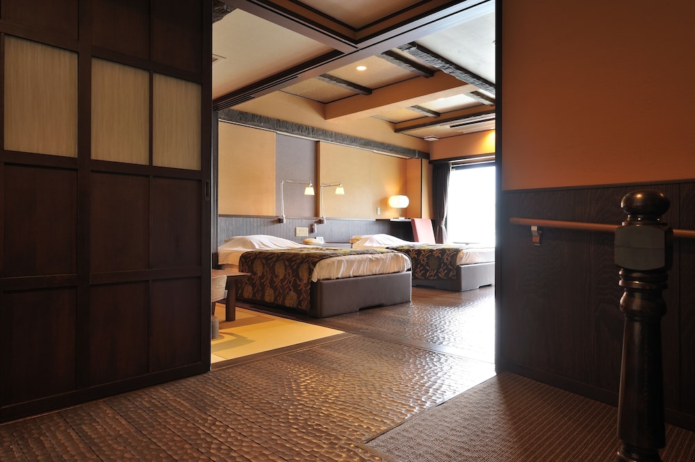 Japanese Western Room with Open Air Bath, Non Smoking, Lake View (East Build.) - Photo 2