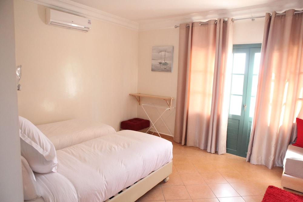 Comfort Double or Twin Room, 1 King Bed, Accessible, Pool View photo 1
