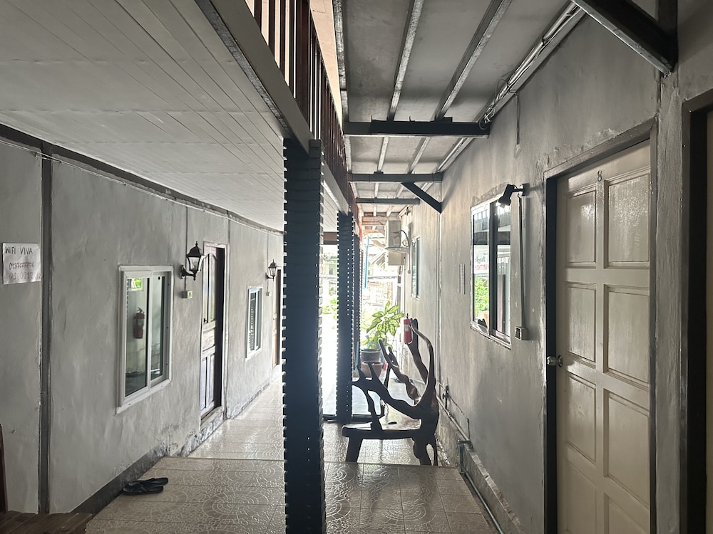 Basic Triple Room photo 2
