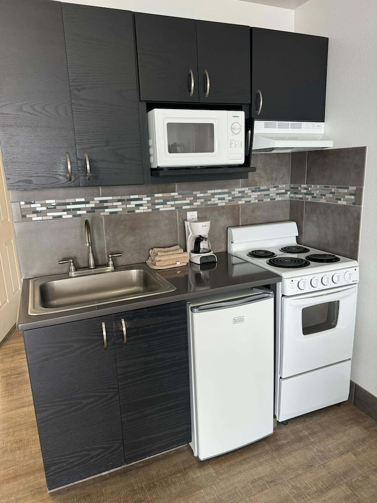 Superior Duplex, 2 Queen Beds, Kitchen, Oceanfront photo 2
