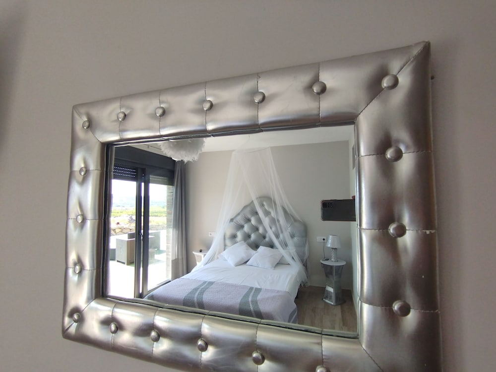 Romantic Room, Mountain View