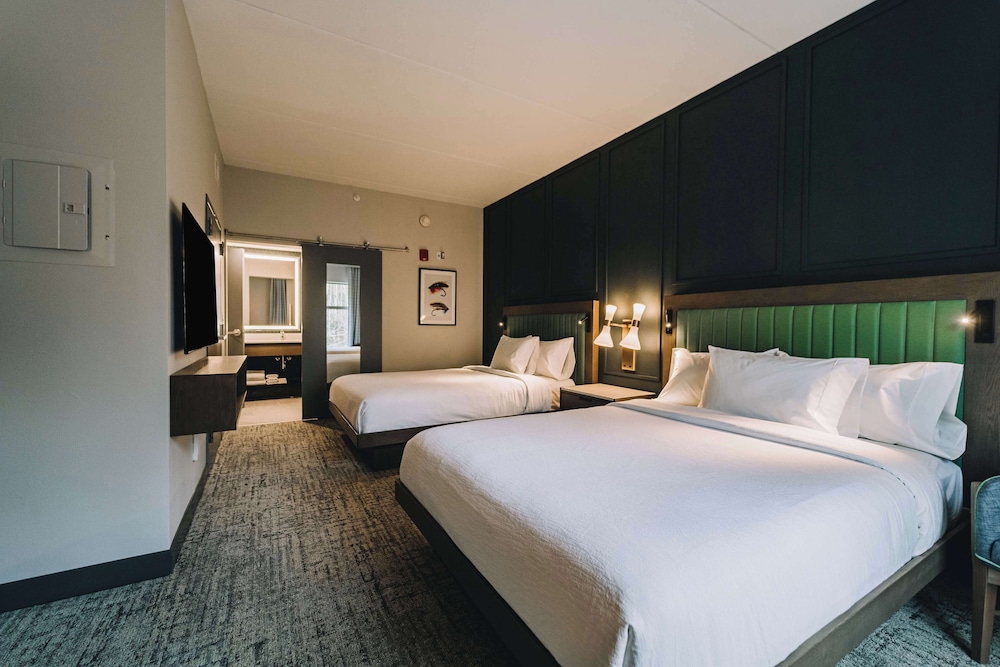 Suite, 2 Queen Beds, Accessible (Roll-In Shower) - Photo 2