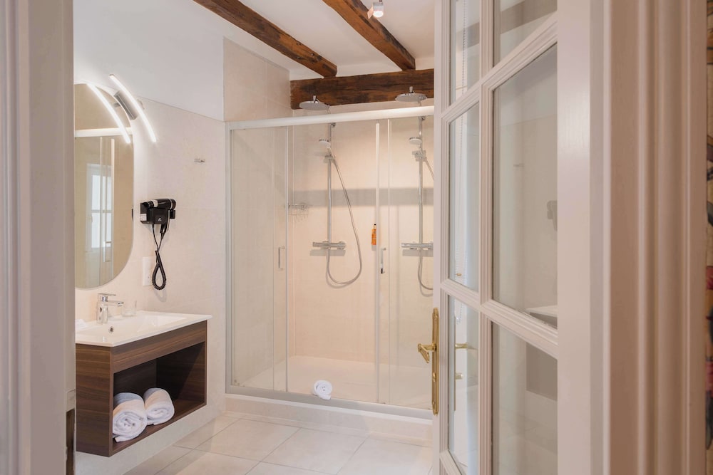 Suite, Multiple Beds, Non Smoking - Photo 5