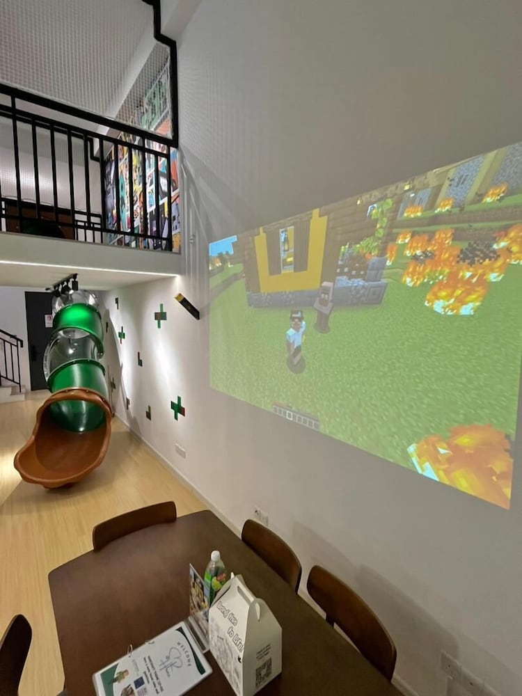 Minecraft Theme Near Legoland - Photo 14