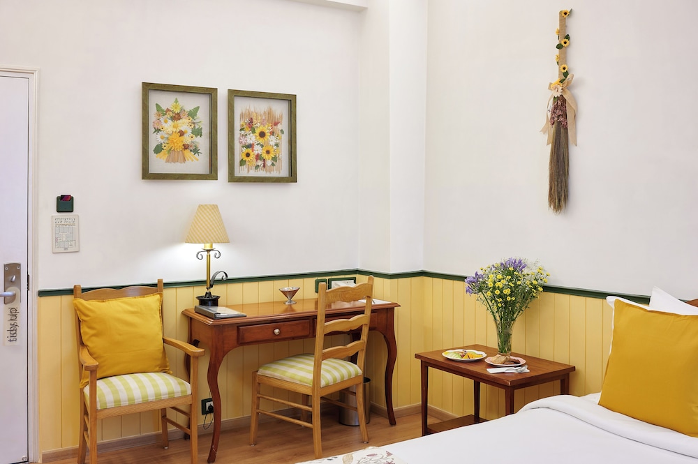 Executive Room - Photo 5