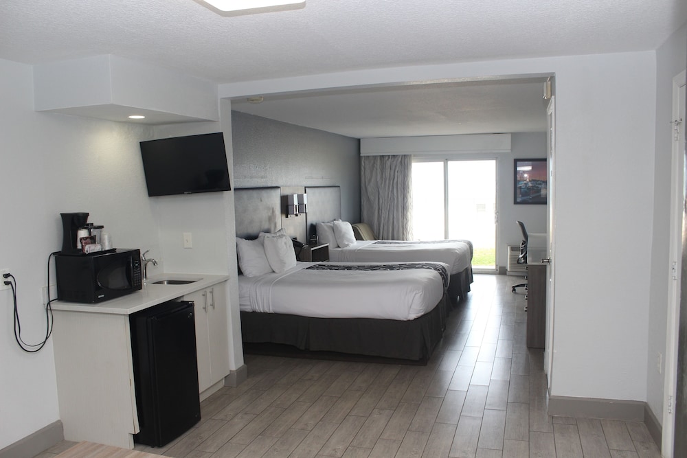 Suite, Multiple Beds, Non Smoking, Oceanfront - Photo 4