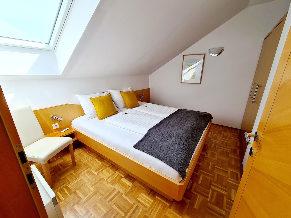 Comfort Apartment, 2 Bedrooms, Non Smoking, Mountain View