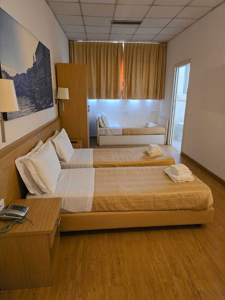 Classic Quadruple Room