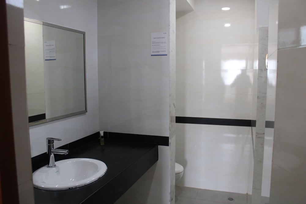 Deluxe Room - Photo 16