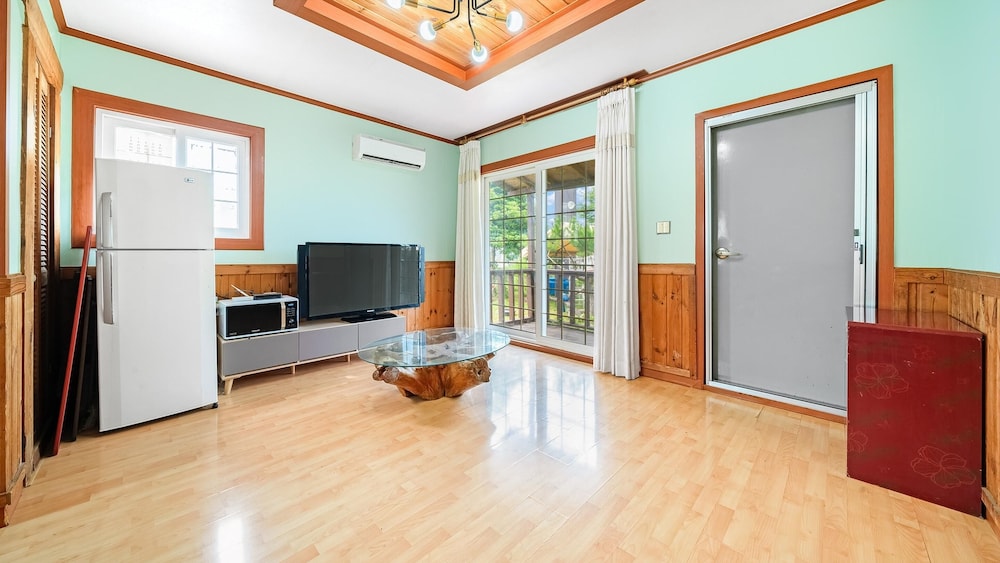 Basic Room, 1 Bedroom (freesia) - Photo 1