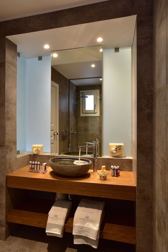 Standard Double or Twin Room photo 3