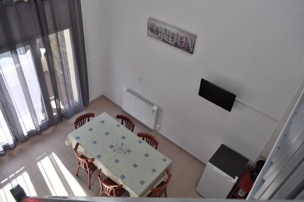 Duplex, 2 Bedrooms, Non Smoking photo 3