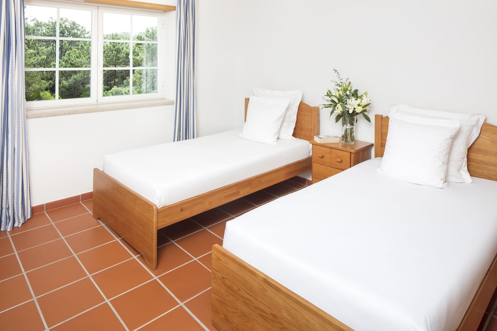 Standard Apartment, 3 Bedrooms, Garden Area - Photo 4