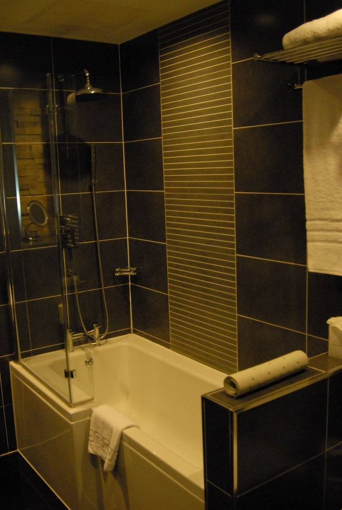 Suite, 2 Bedrooms - Photo 5