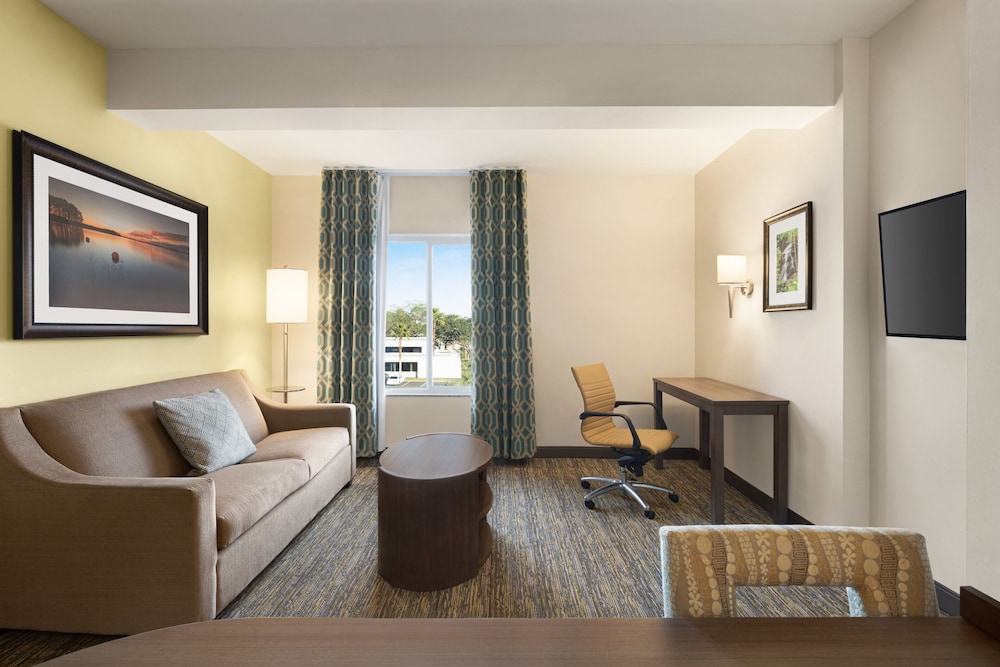 Suite, 1 Bedroom - Photo 6