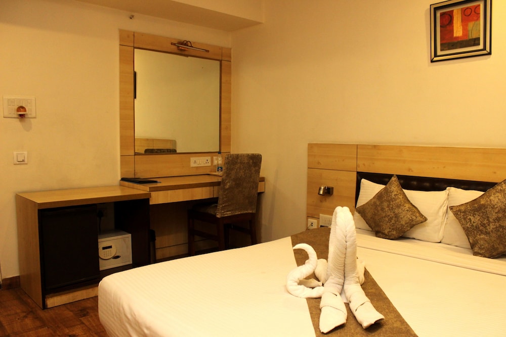 Executive Room - Photo 1