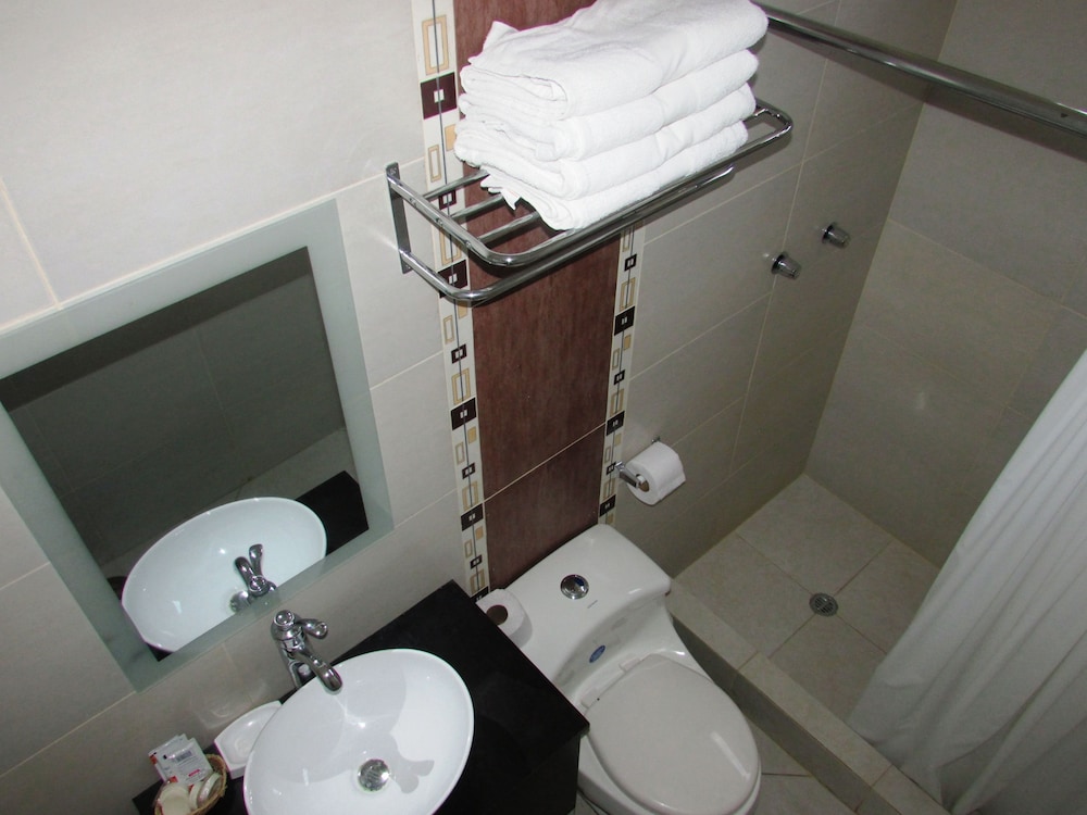 Standard Quadruple Room, Multiple Beds, Private Bathroom photo 2
