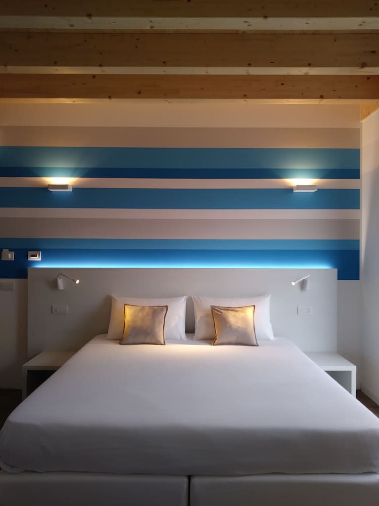 Superior Double or Twin Room photo 3