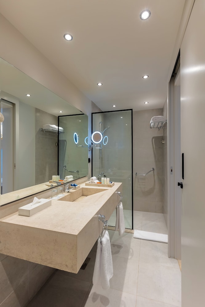 Premium Single Room, Pool View - Photo 5