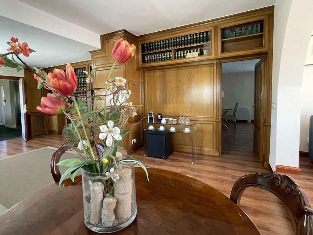Royal Suite - Photo 10