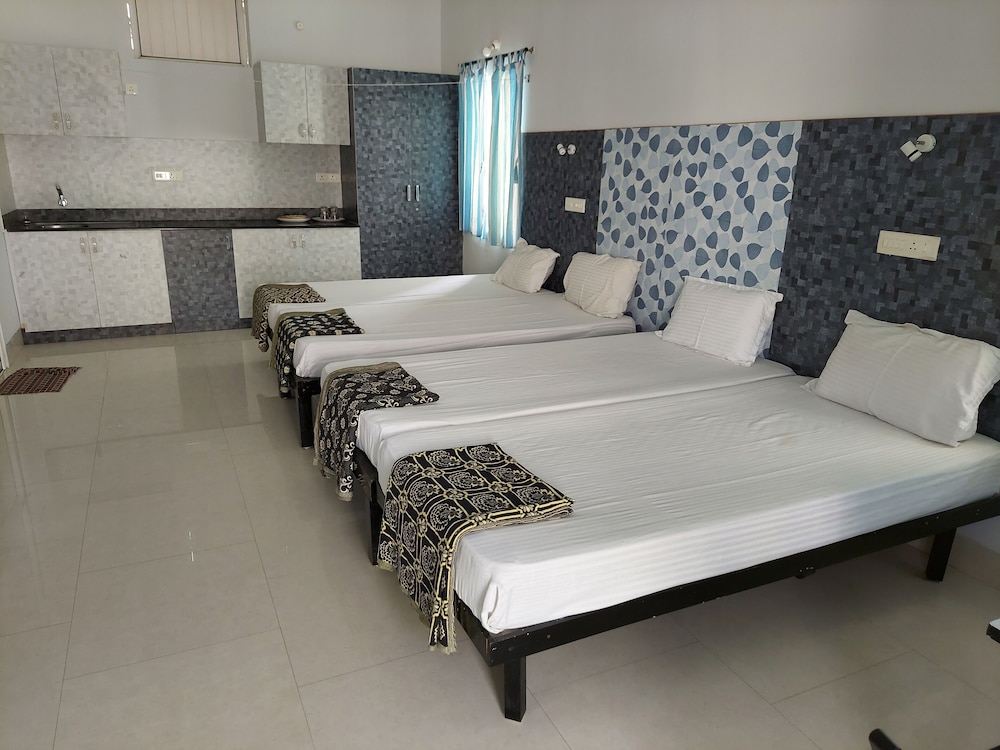 Deluxe Quadruple Room photo 2