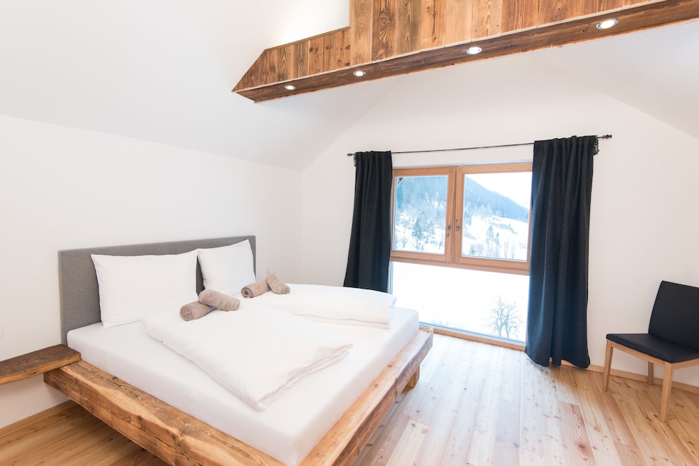 Exclusive Apartment, 2 Bedrooms, Mountain View