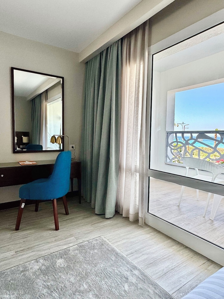 Standard Double or Twin Room, Sea View - Photo 6