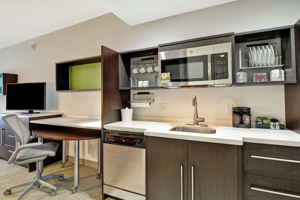 Suite, 1 Bedroom, Accessible, Bathtub - Photo 5