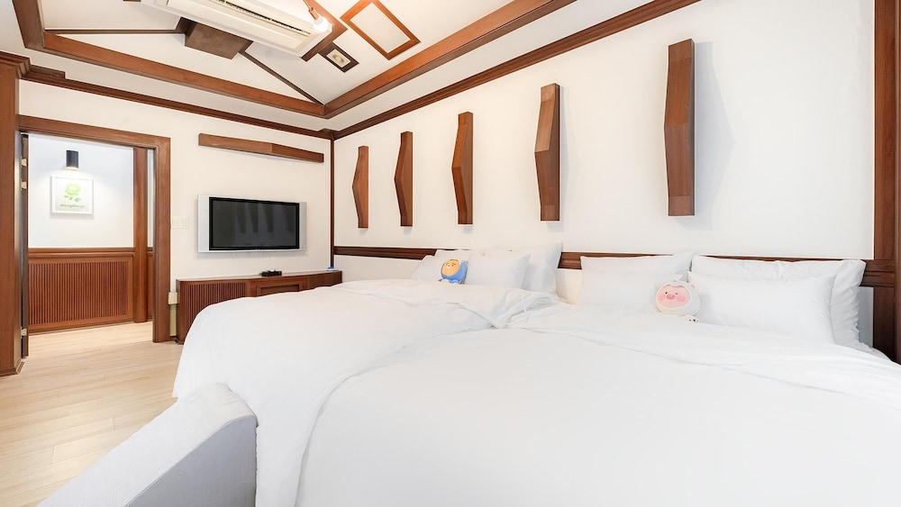 Basic Room, 1 Bedroom (Bichon) - Photo 12