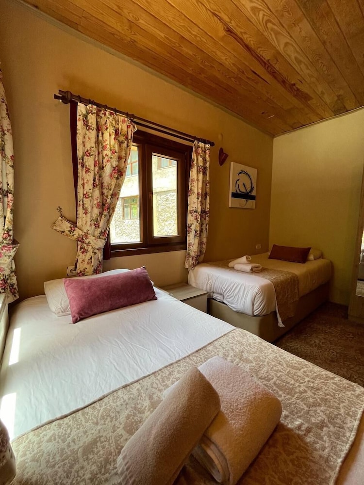 Twin Room, Mountain View