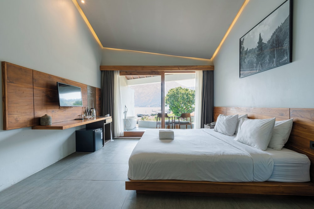 Deluxe Double or Twin Room, Balcony, Garden View