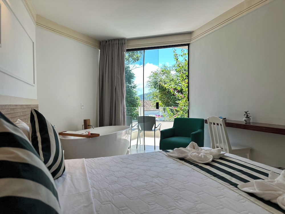 Junior Double Room, 1 Queen Bed photo 2