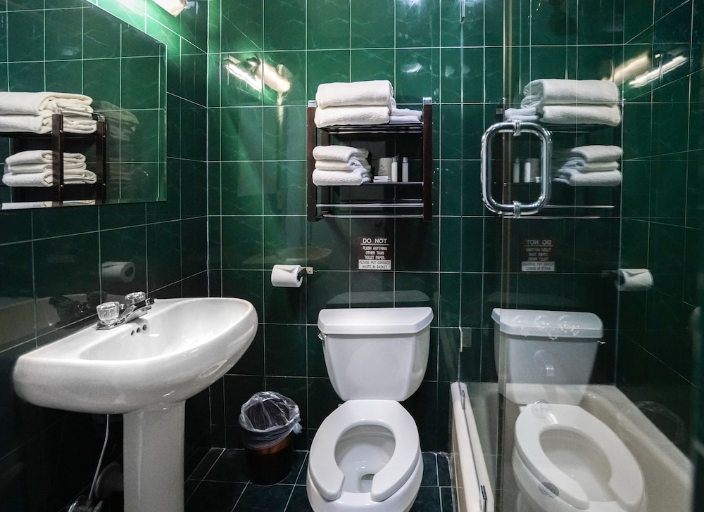 Basic Triple Room, 1 Bedroom photo 3