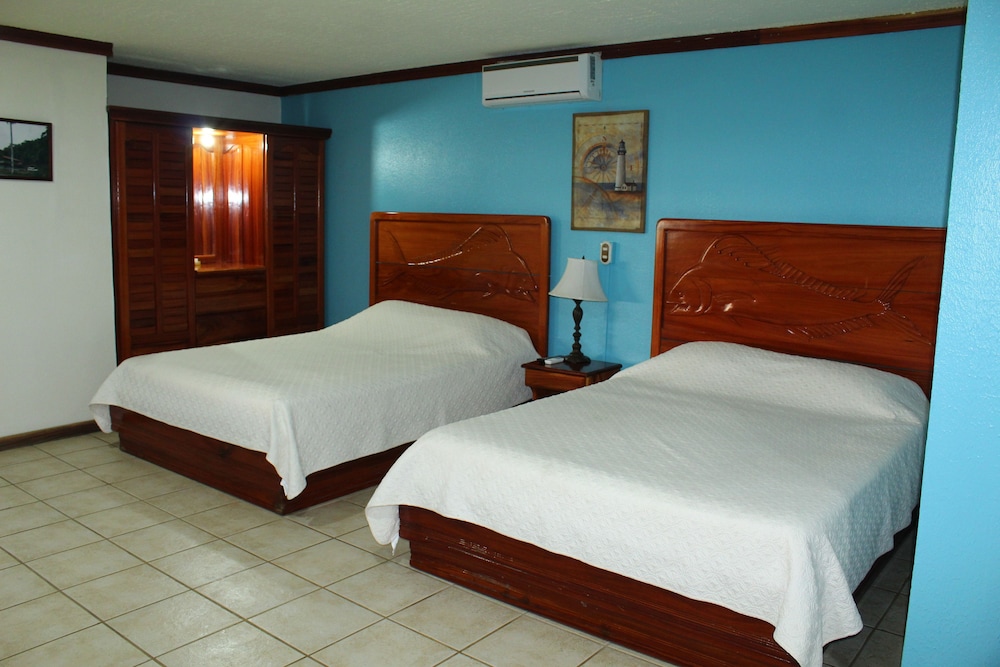 Standard Room, 2 Queen Beds photo 1