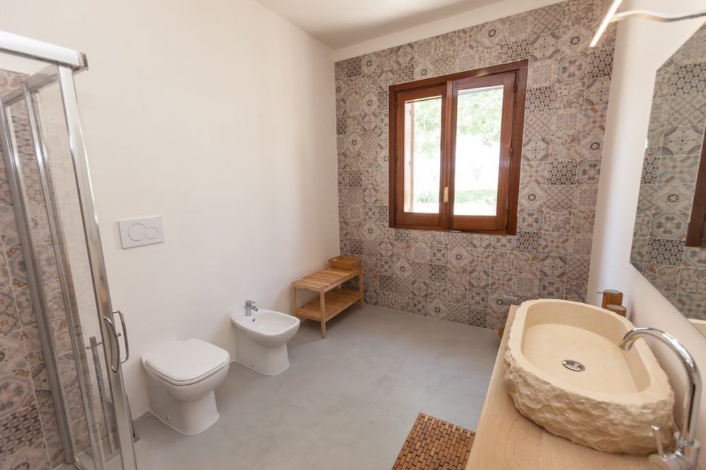 Comfort Room photo 2