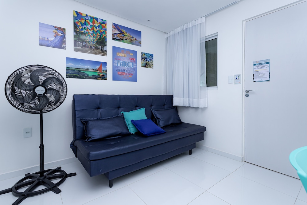 Family Room, 1 Bedroom - Photo 6