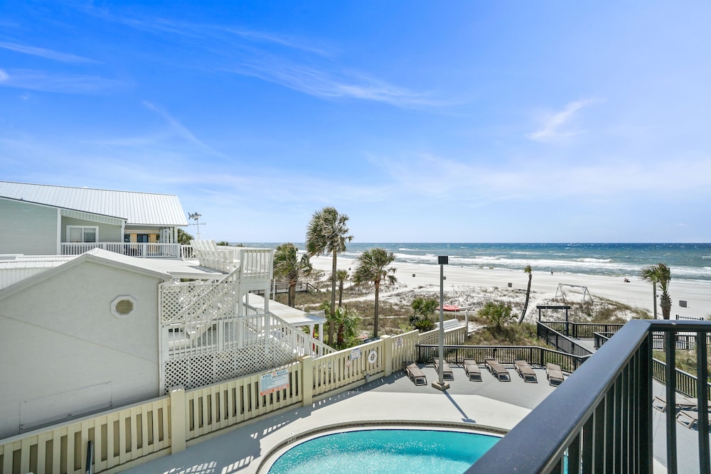Condo, 1 Bedroom, Sea View (302e) photo 3