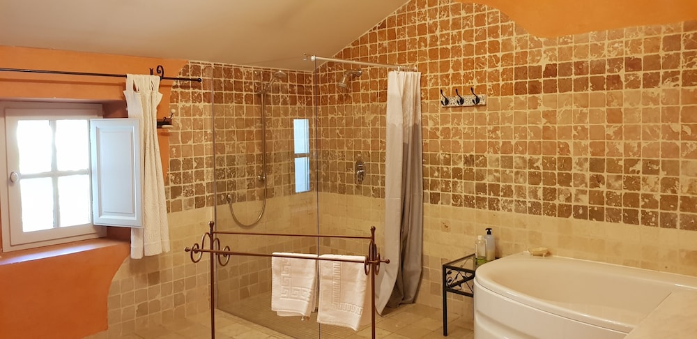 Double Room (Forbin) photo 2