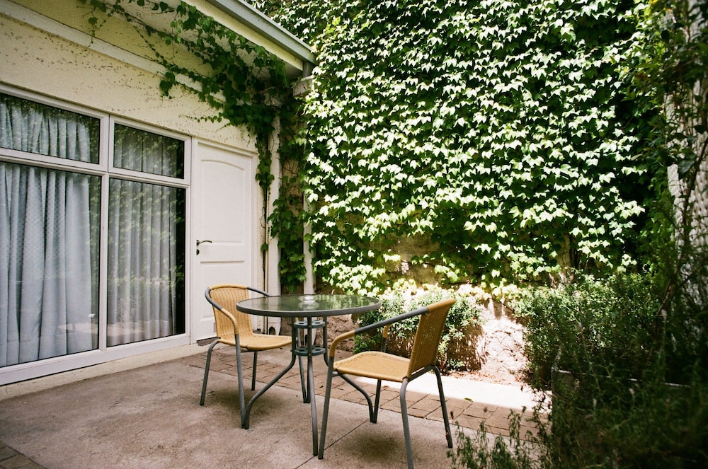 Economy Double Room, 1 Double Bed, Smoking, Garden Area photo 2