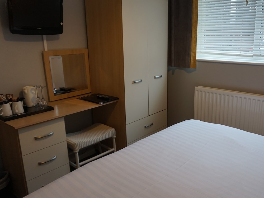 Double or Twin Room, Ensuite (Super-King) photo 2