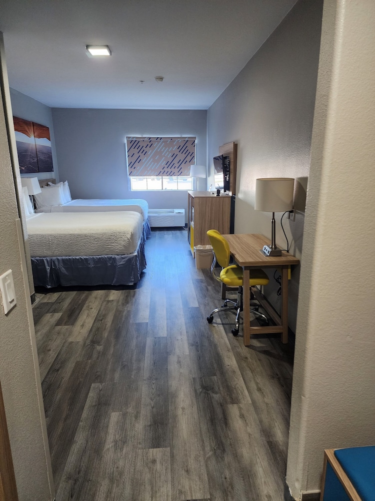 Studio Suite, 2 Queen Beds, Non Smoking - Photo 9